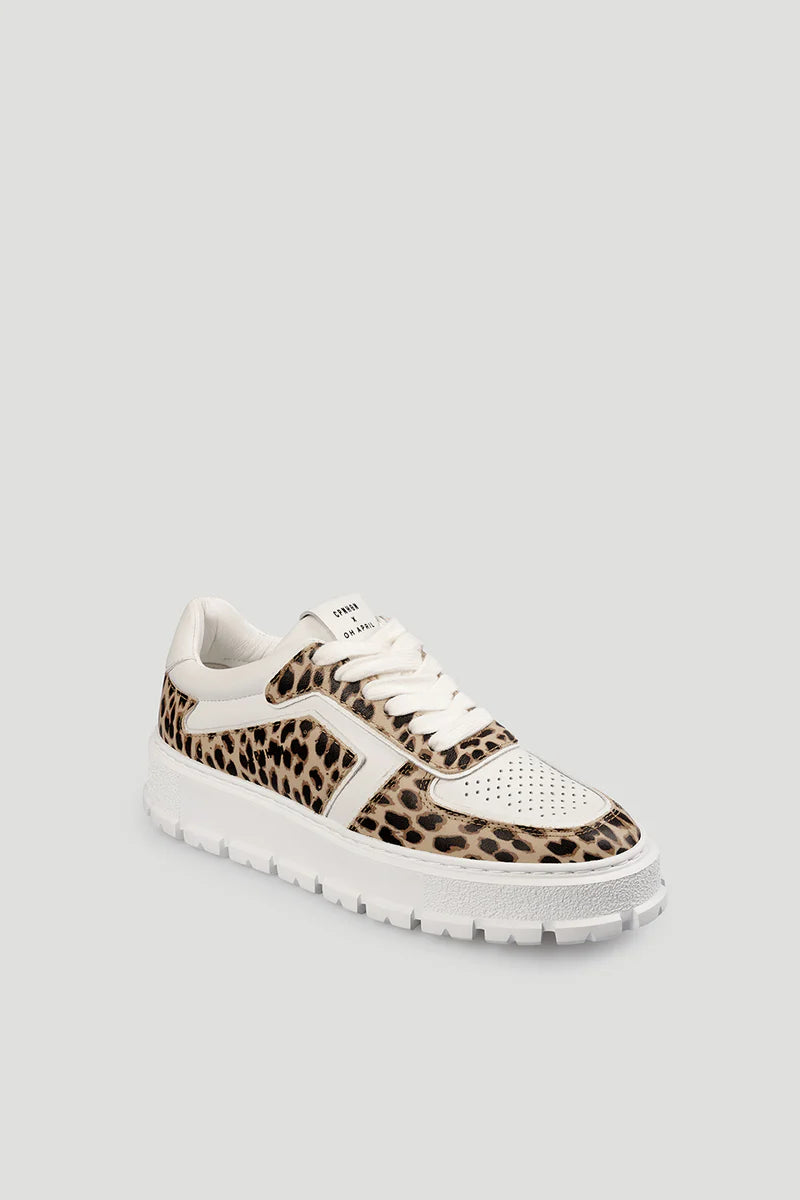 Oh April sneaker Leo