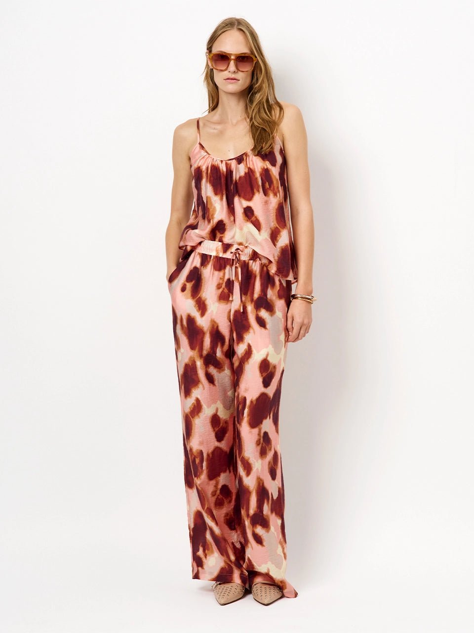 Lott - HEY LOU STUDIO