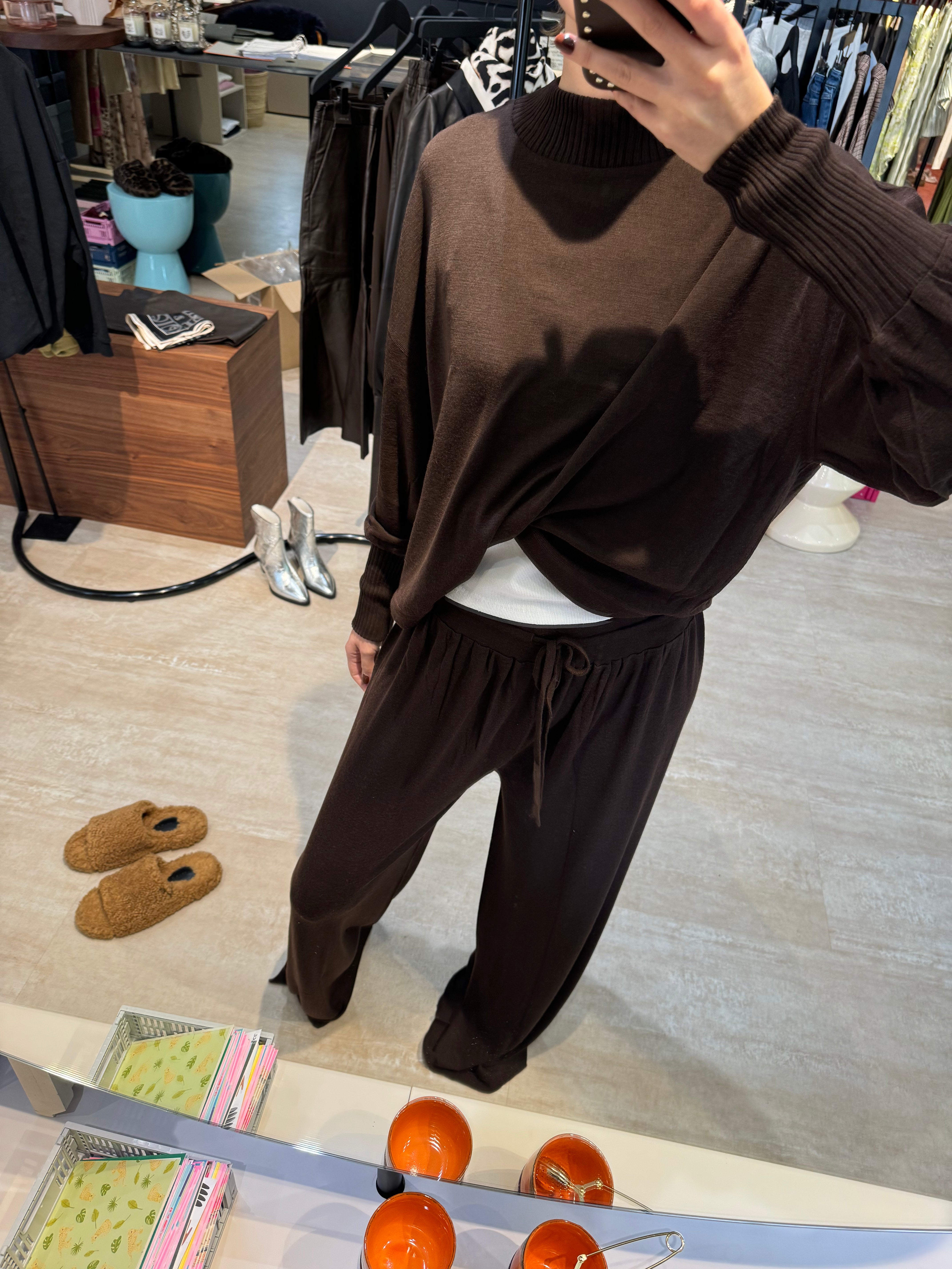 Woolen Barbera Hose dark brown