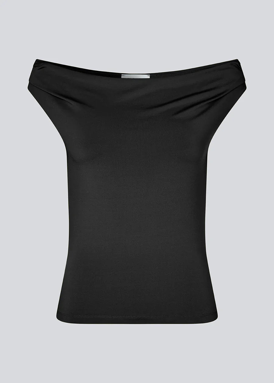 HimaMD off shoulder top