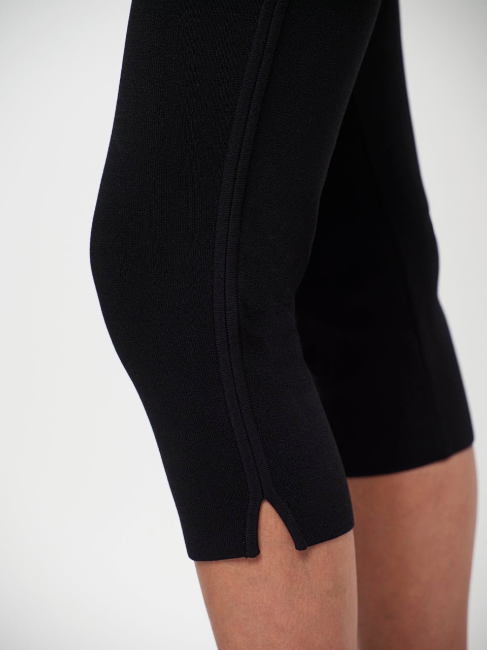 Capri - Leggings - HEY LOU STUDIO