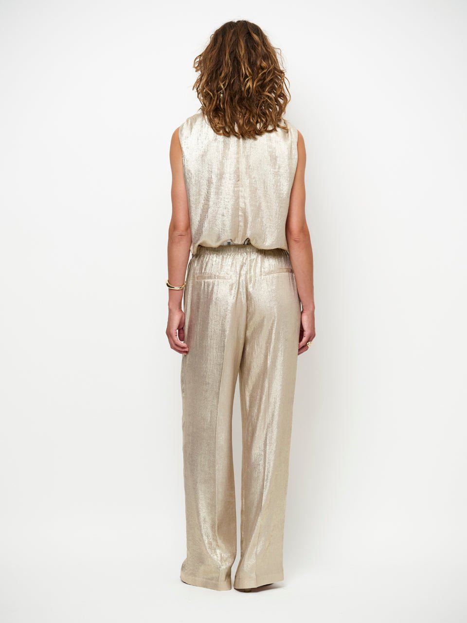 Hose Ido - HEY LOU STUDIO