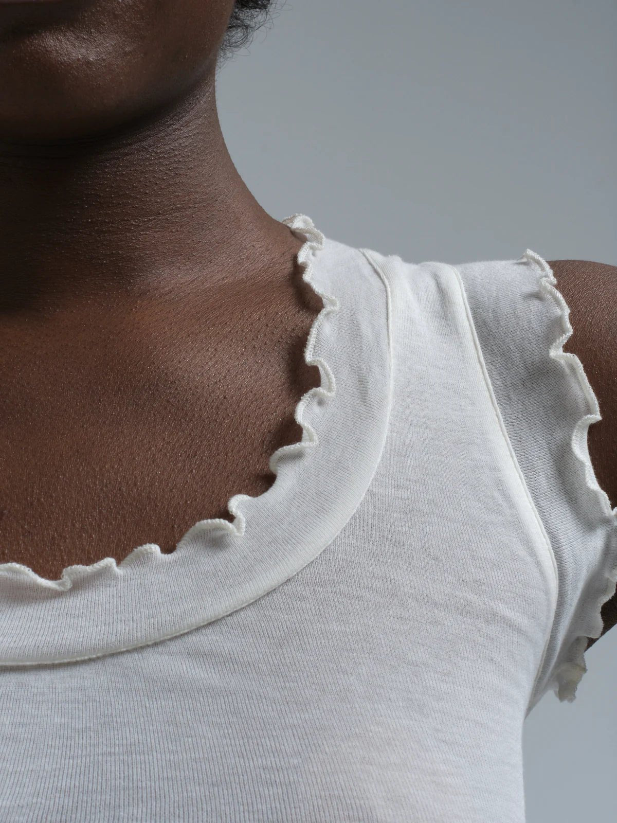 Flounce Topv off - white - HEY LOU STUDIO