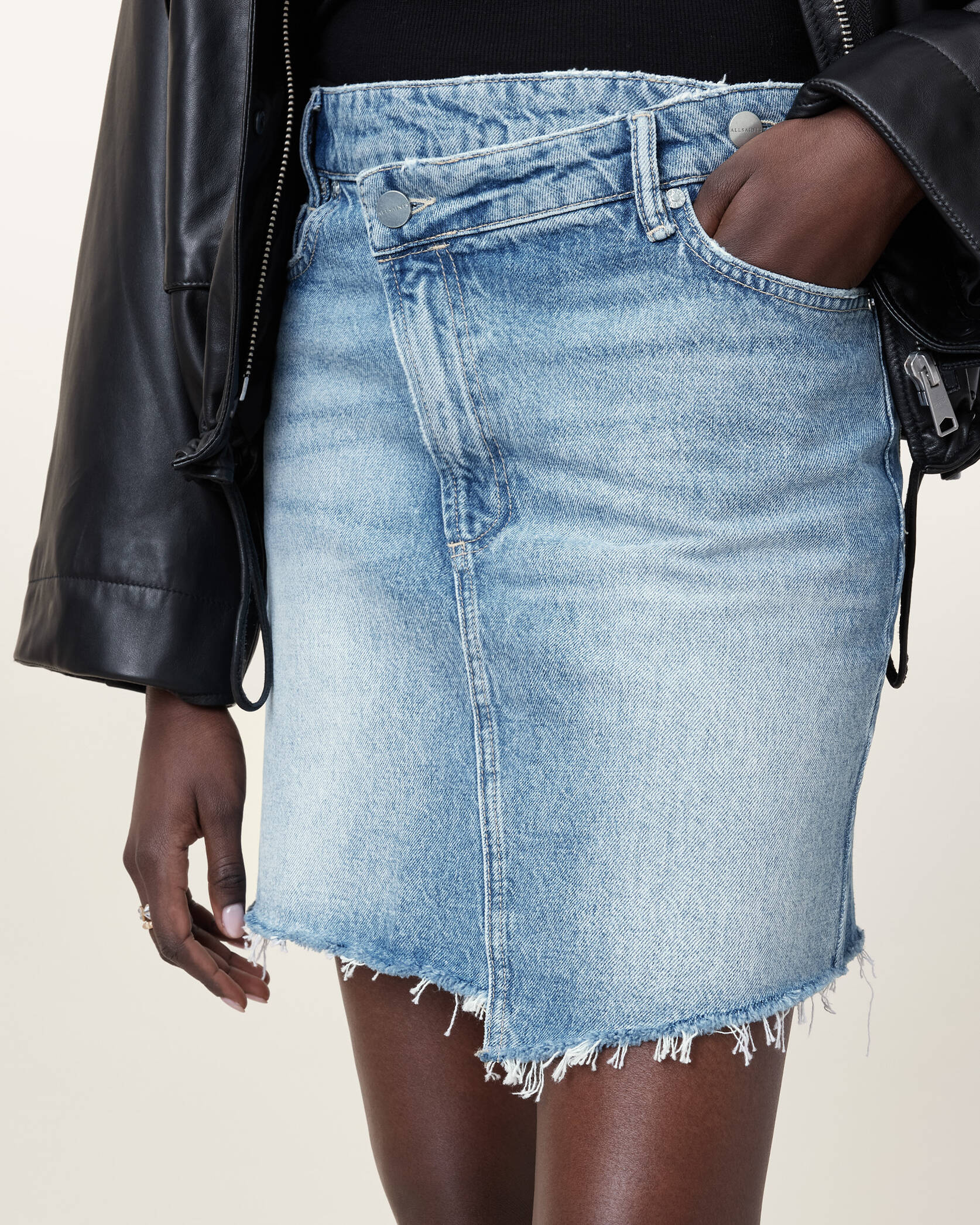 AKI Crossover Skirt Light indigo